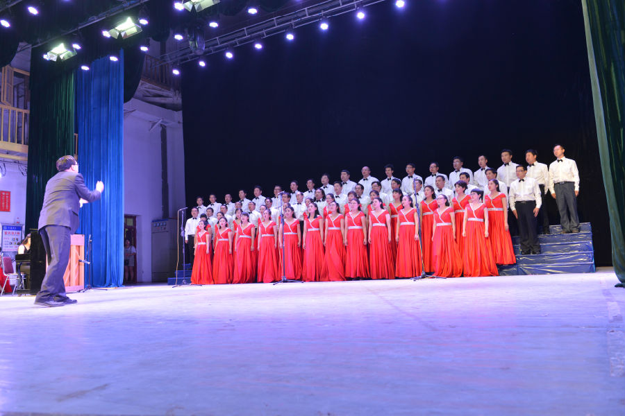 土木建筑足球比赛比分
教职工参加学校合唱比赛.jpg