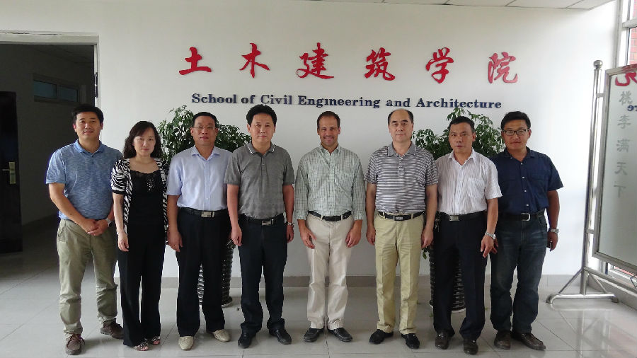 足球比赛比分
领导与国外专家合影.jpg